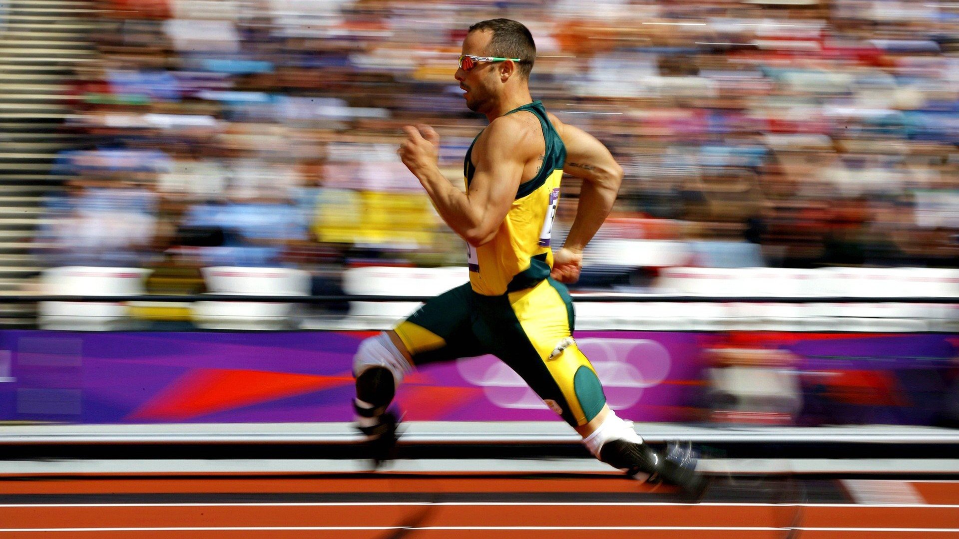 国际皮艇竞速赛，水上速度激烈对决，皮艇赛事